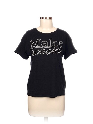 Bershka T-shirt %70 İndirimli.