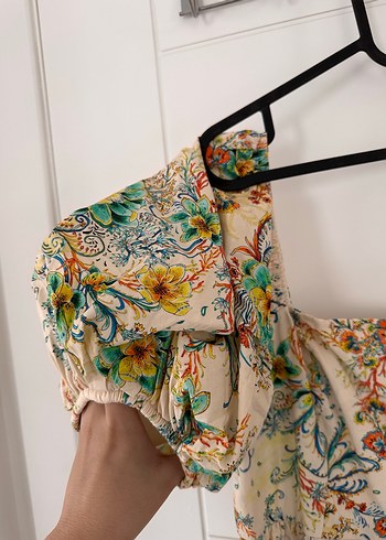 Çiçek Desenli Elbise - Görsel 2