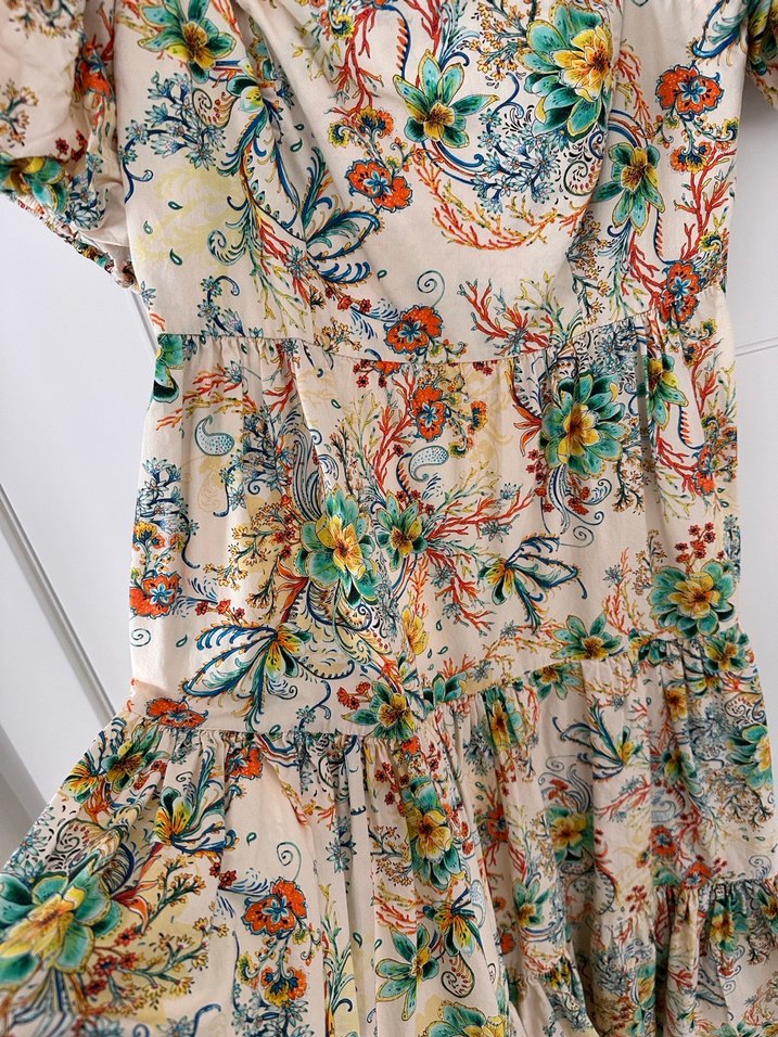 Çiçek Desenli Elbise - Görsel 4