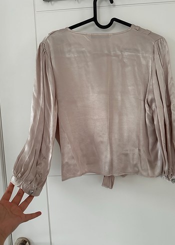 Zara V Yaka Düğmeli Bej Saten Kadın Gömlek - Görsel 4