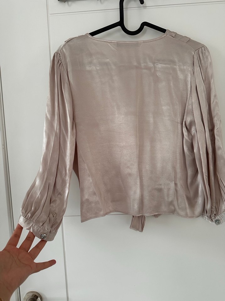 Zara V Yaka Düğmeli Bej Saten Kadın Gömlek - Görsel 4