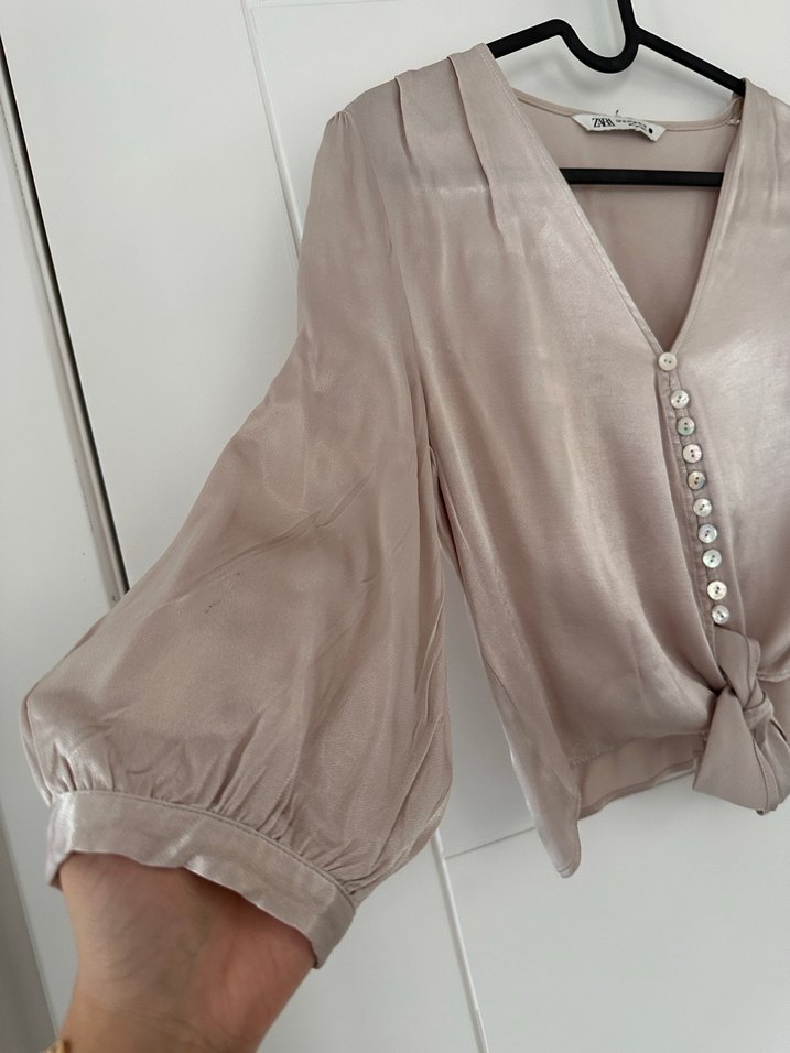 Zara V Yaka Düğmeli Bej Saten Kadın Gömlek - Görsel 3