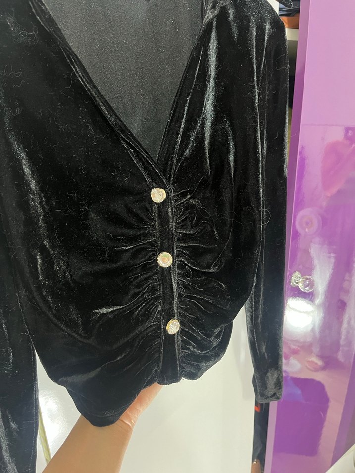Düğmeli Siyah Süet V Yakalı Kadın Gömlek - Görsel 3