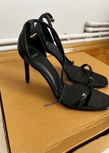 Siyah İnce Topuklu Kadın Sandalet - Görsel 2