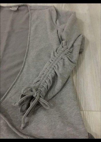 Gri V Yakalı Kadın Hırka - Görsel 2