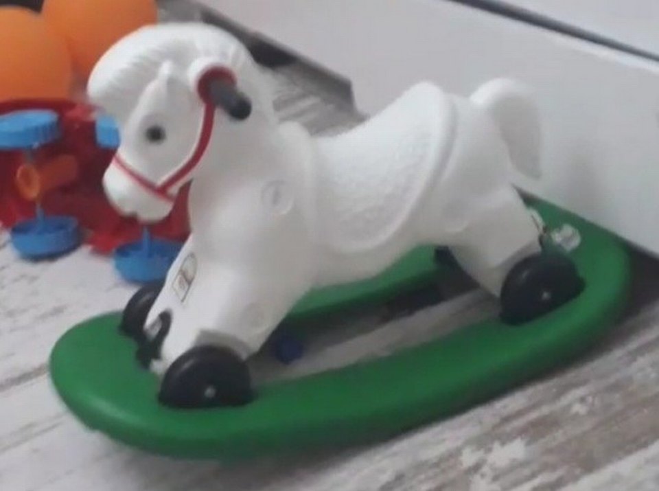 Beyaz Sallanan At Oyuncak - Görsel 3