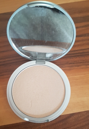 The Balm The Balm Mary Lou Manizer aydinlatici