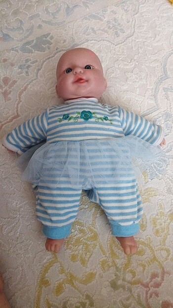 Oyuncak bebek
