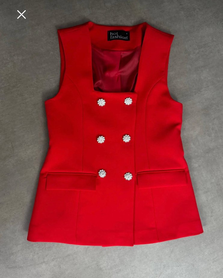 Taş düğmeli yelekli kırmızı takım - Görsel 2