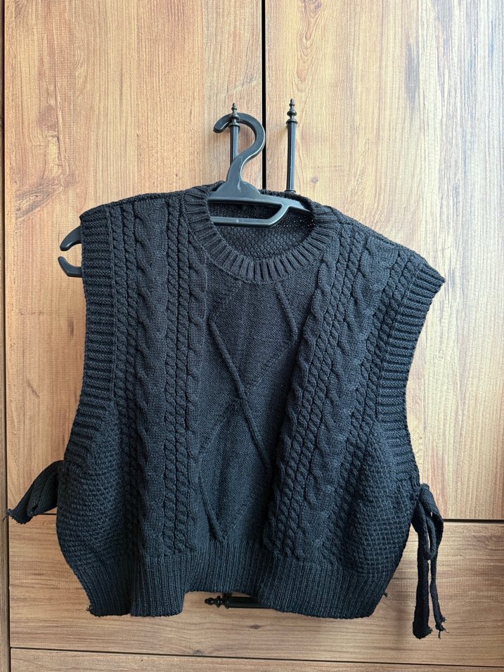 Siyah yelek - Görsel 2