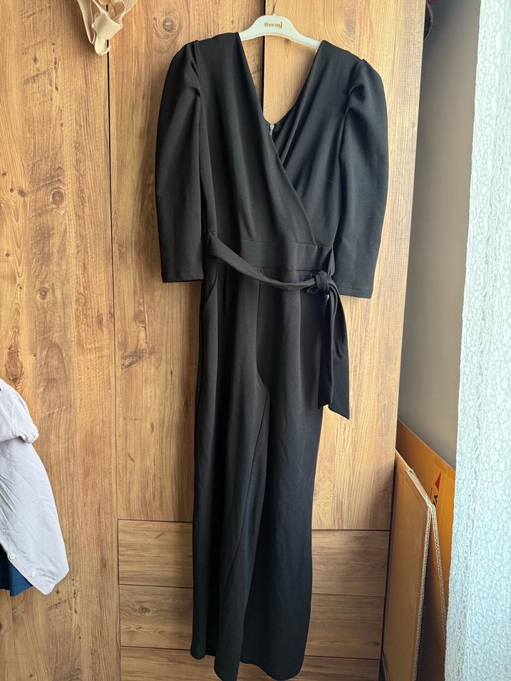 Siyah V Yaka Kemerli Kadın Tulum - Görsel 2