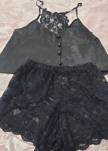 s Beden Siyah Dantel Detaylı Mini Gotik Gecelik Takımı