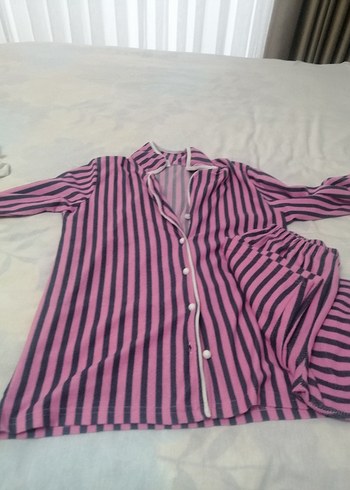 Pembe Çizgili Uzun Kollu Kadın Pijama Takımı - Görsel 3