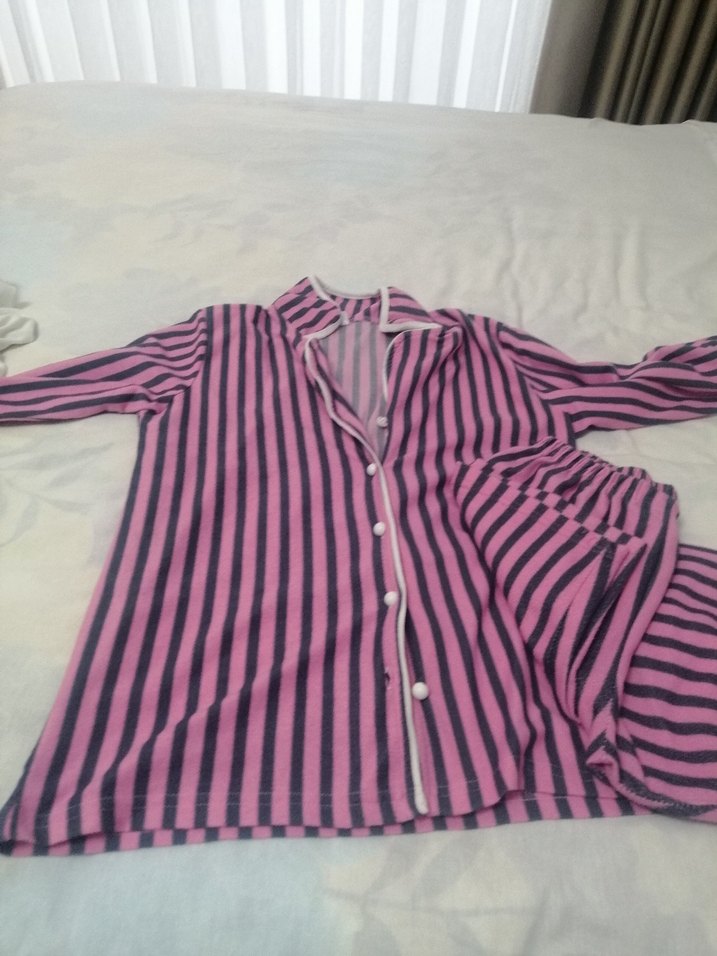 Pembe Çizgili Uzun Kollu Kadın Pijama Takımı - Görsel 3