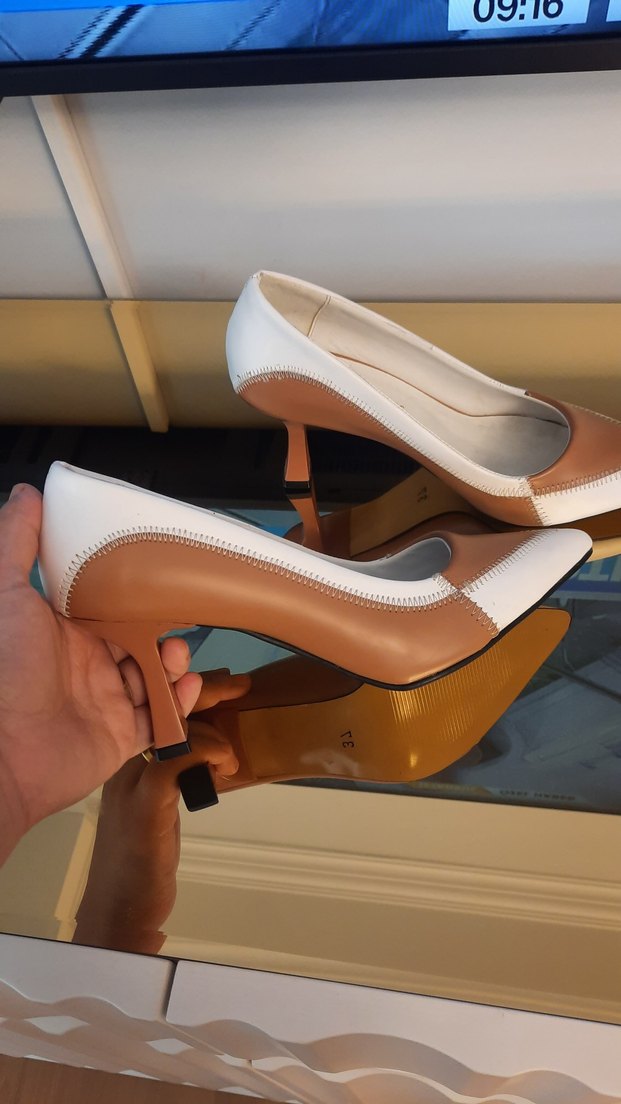 Bej Deri Tokalı Stiletto Kadın Ayakkabı - Görsel 2