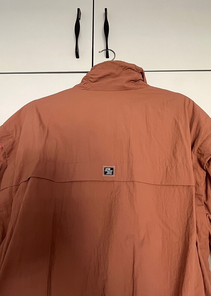 Stradivarius rüzgarlık - Görsel 4