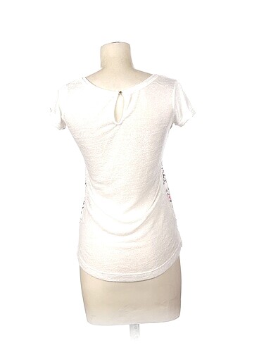 m Beden PreLoved T-shirt %70 İndirimli.
