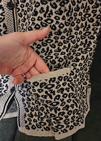 Düğmeli #leopar Desenli V Yaka Kadın Triko Yelek - Görsel 2