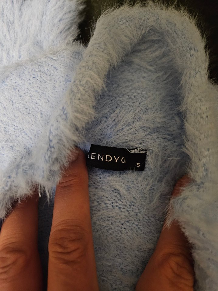 Mavi Kadın Peluş Boğazlı Kazak - Görsel 4