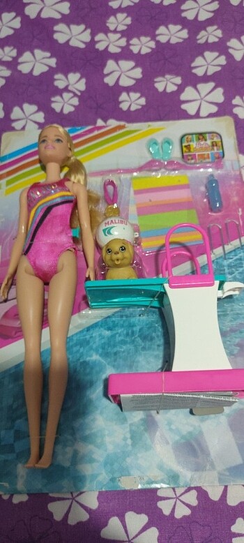 Barbie bebek seyahatte 