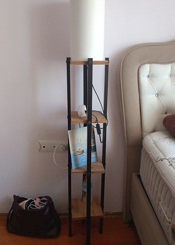 Bej Renkli Ahşap Raflı Lambader