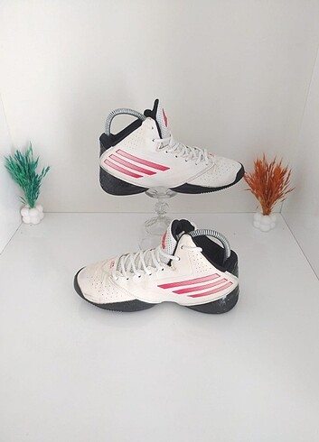Orijinal adidas basketbol ayakkabısı