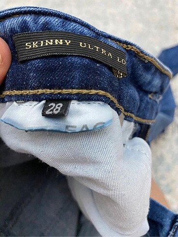 27 Beden mavi Renk Guess Jean
