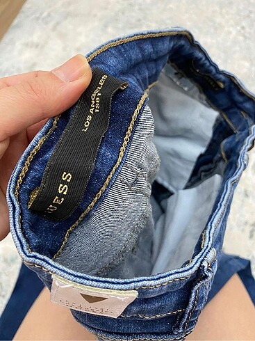 27 Beden Guess Jean