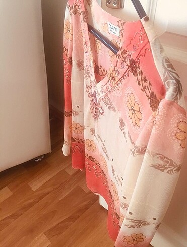 44 Beden çeşitli Renk Yaka işlemeli bluz