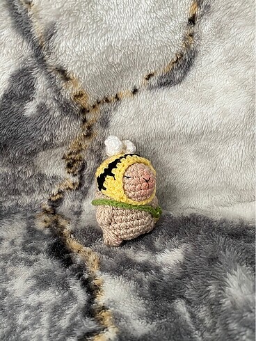 Amigurumi arı capybara