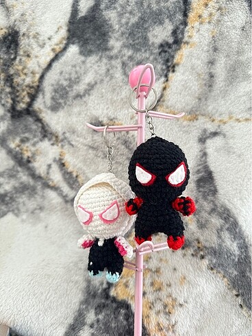 Beden Renk Amigurumi gwen ve spiderman