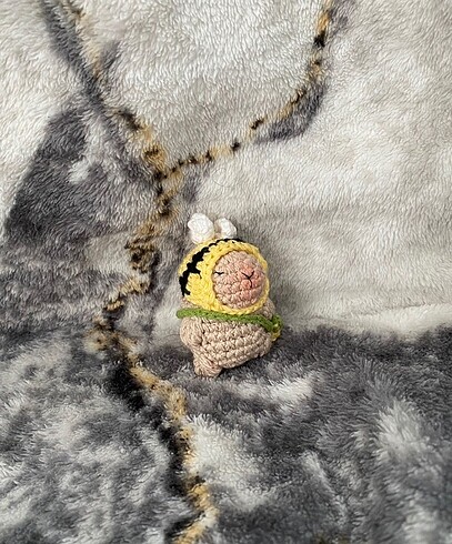 Amigurumi arı capybara