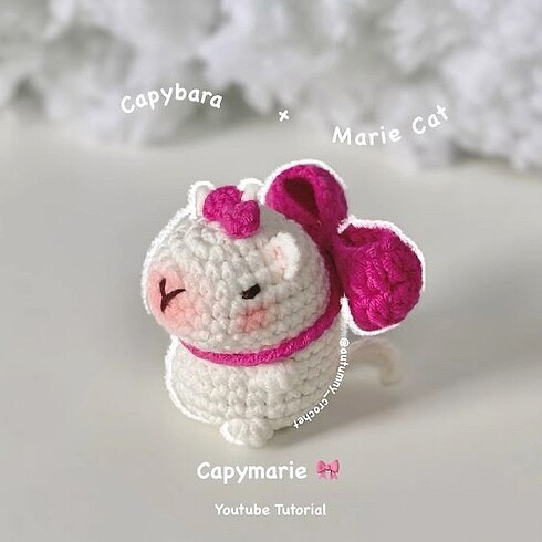 Amigurumi fiyonklu beyaz capybara