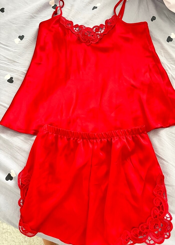 Şortlu gecelik takımı - Görsel 3