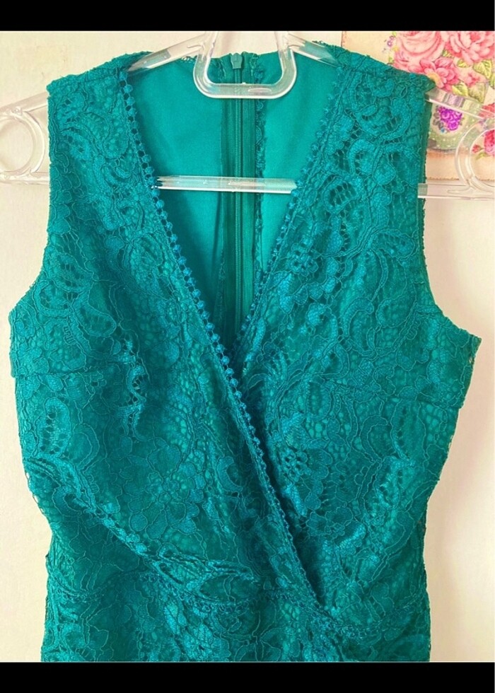 Zümrüt yeşili dantelli abiye elbise - Görsel 3