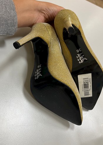 Altın Renkli Pliseli Stiletto Kadın Ayakkabı - Görsel 5
