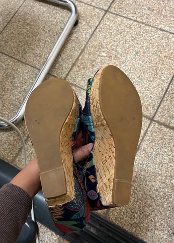 Desenli Bohem Kadın Dolgu Topuklu Sandalet - Görsel 4