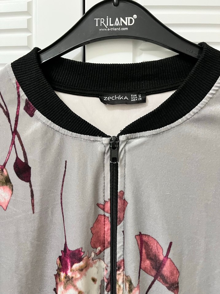 Gri Çiçek Desenli Fermuarlı Kadın Ceket - Görsel 2