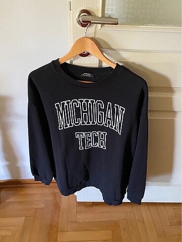 Siyah sweatshirt