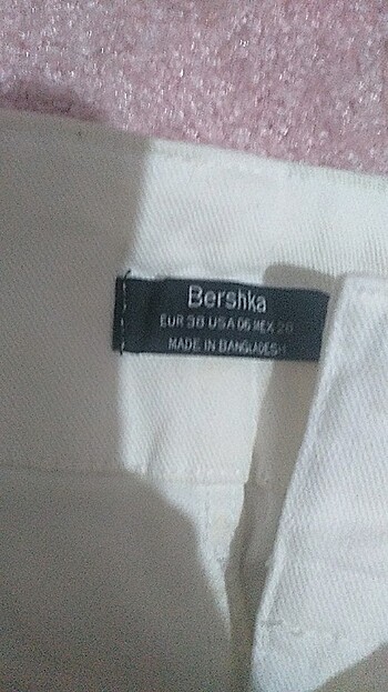 m Beden beyaz Renk bershka 