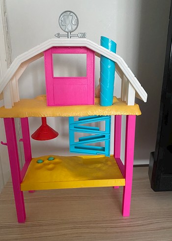 Barbie çiftlik oyuncağı