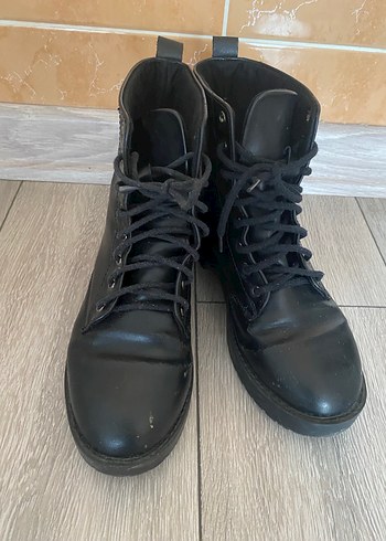 Siyah Deri Kadın Goth Bot - Görsel 3