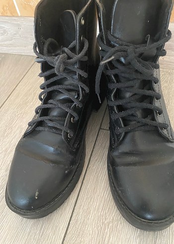 Siyah Deri Kadın Goth Bot - Görsel 4