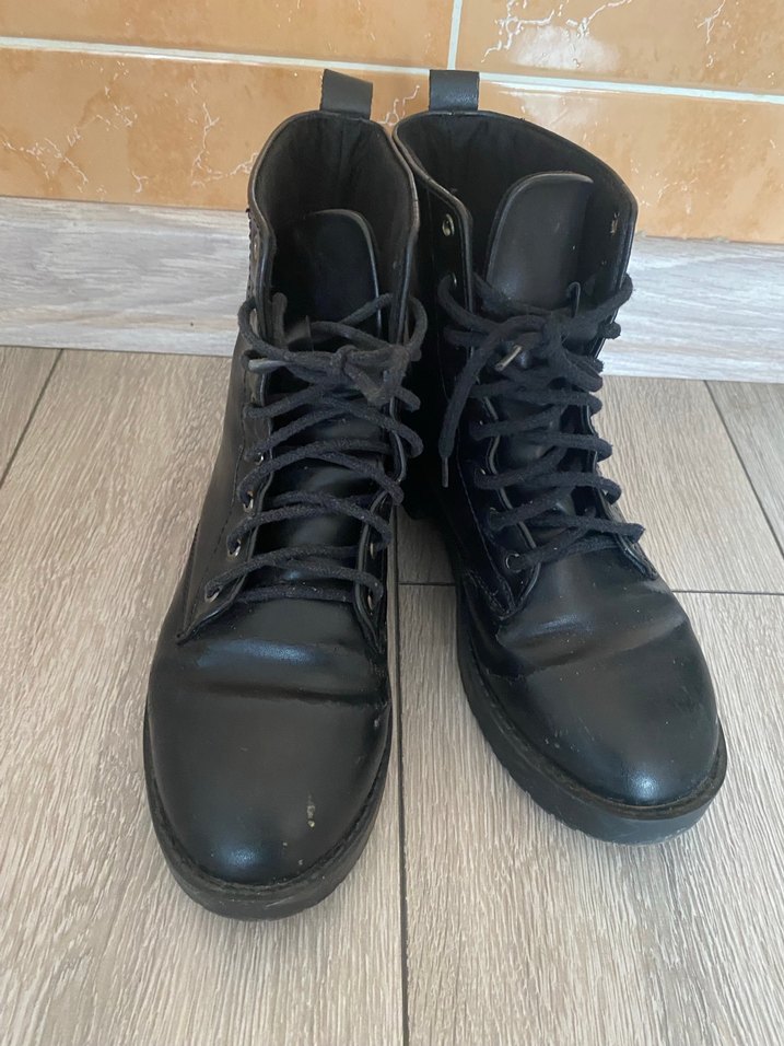 Siyah Deri Kadın Goth Bot - Görsel 3