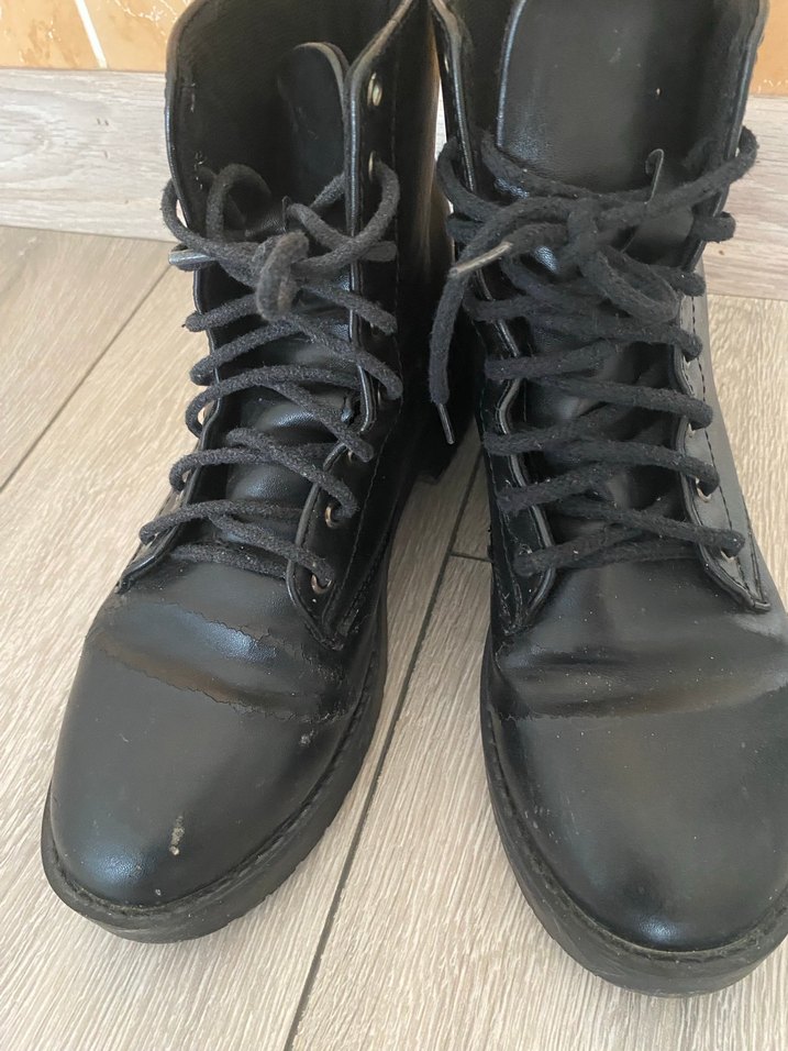 Siyah Deri Kadın Goth Bot - Görsel 4