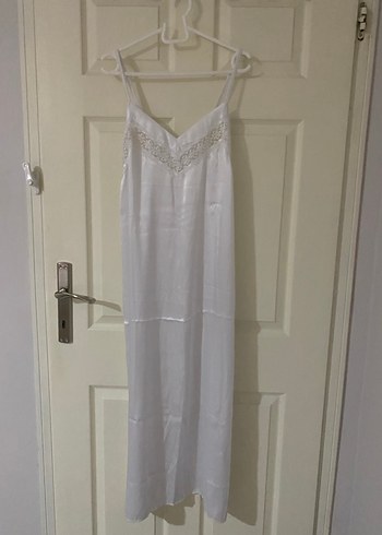 Beyaz Nakışlı Uzun Kadın Sabahlık - Görsel 2