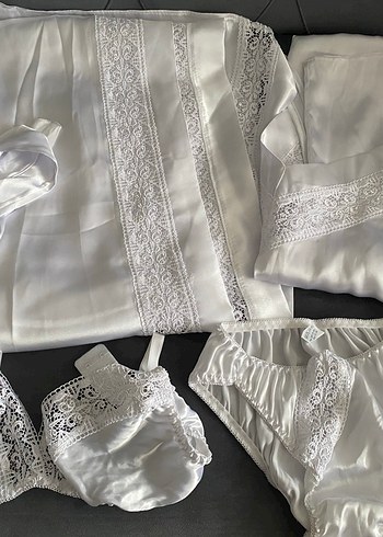 Beyaz Nakışlı Uzun Kadın Sabahlık - Görsel 5