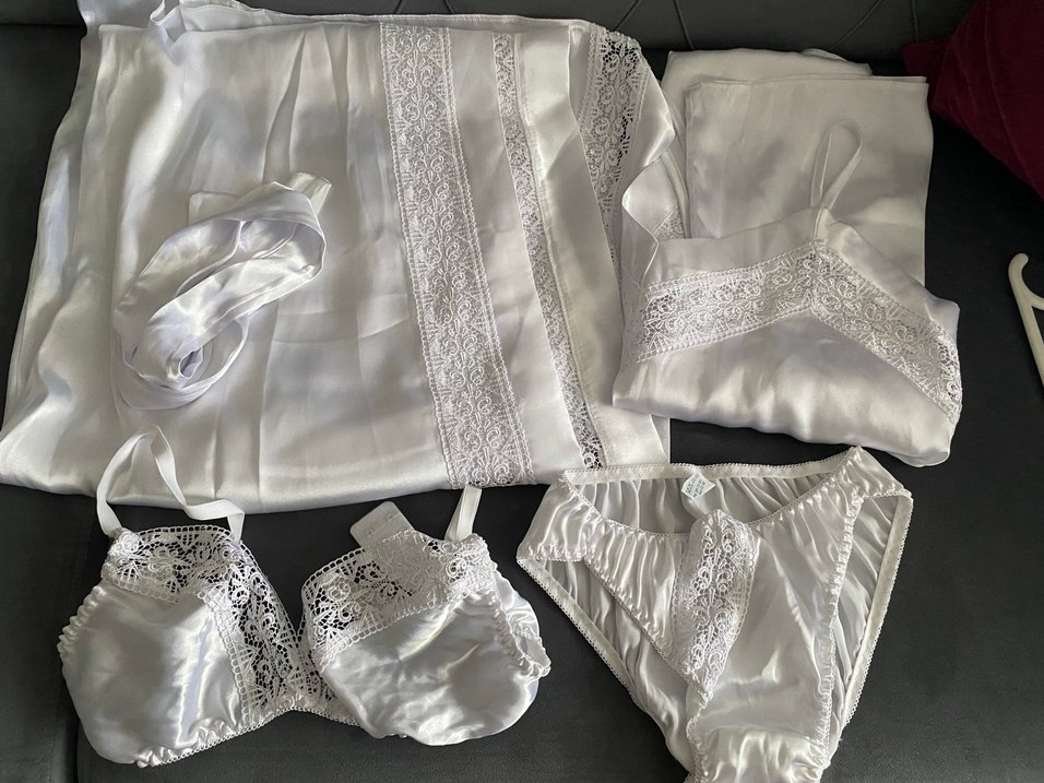 Beyaz Nakışlı Uzun Kadın Sabahlık - Görsel 5