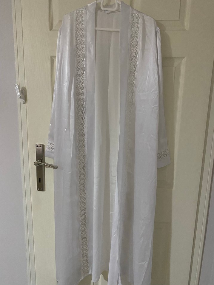 Beyaz Nakışlı Uzun Kadın Sabahlık - Görsel 4