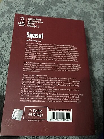 Siyaset bilimi kitabı